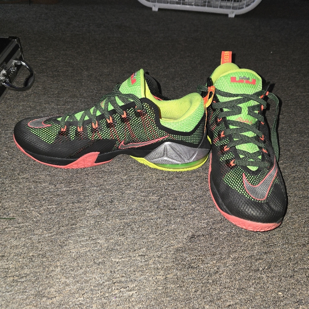 Nike The Twelve